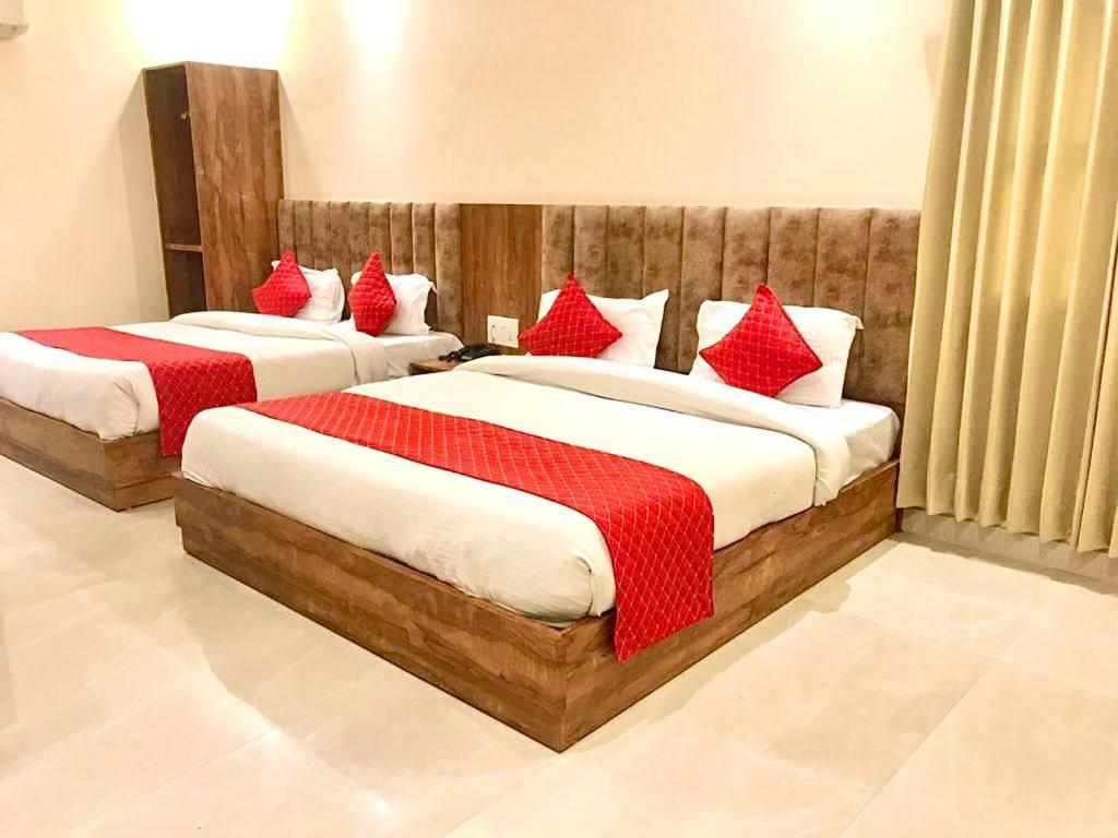 Hampton Hotel - 200 Mt From Golden Temple 阿姆利则 外观 照片