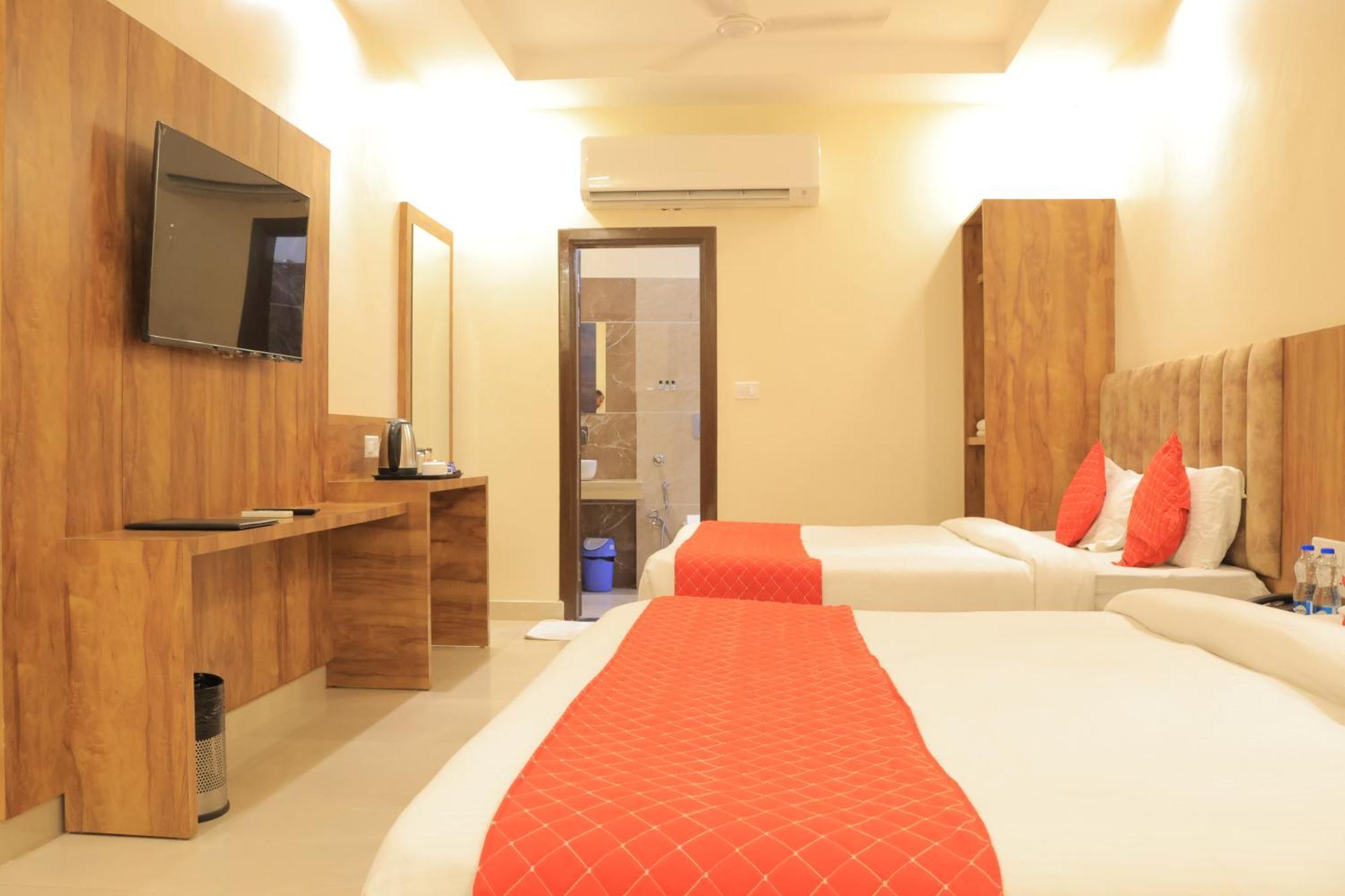 Hampton Hotel - 200 Mt From Golden Temple 阿姆利则 外观 照片